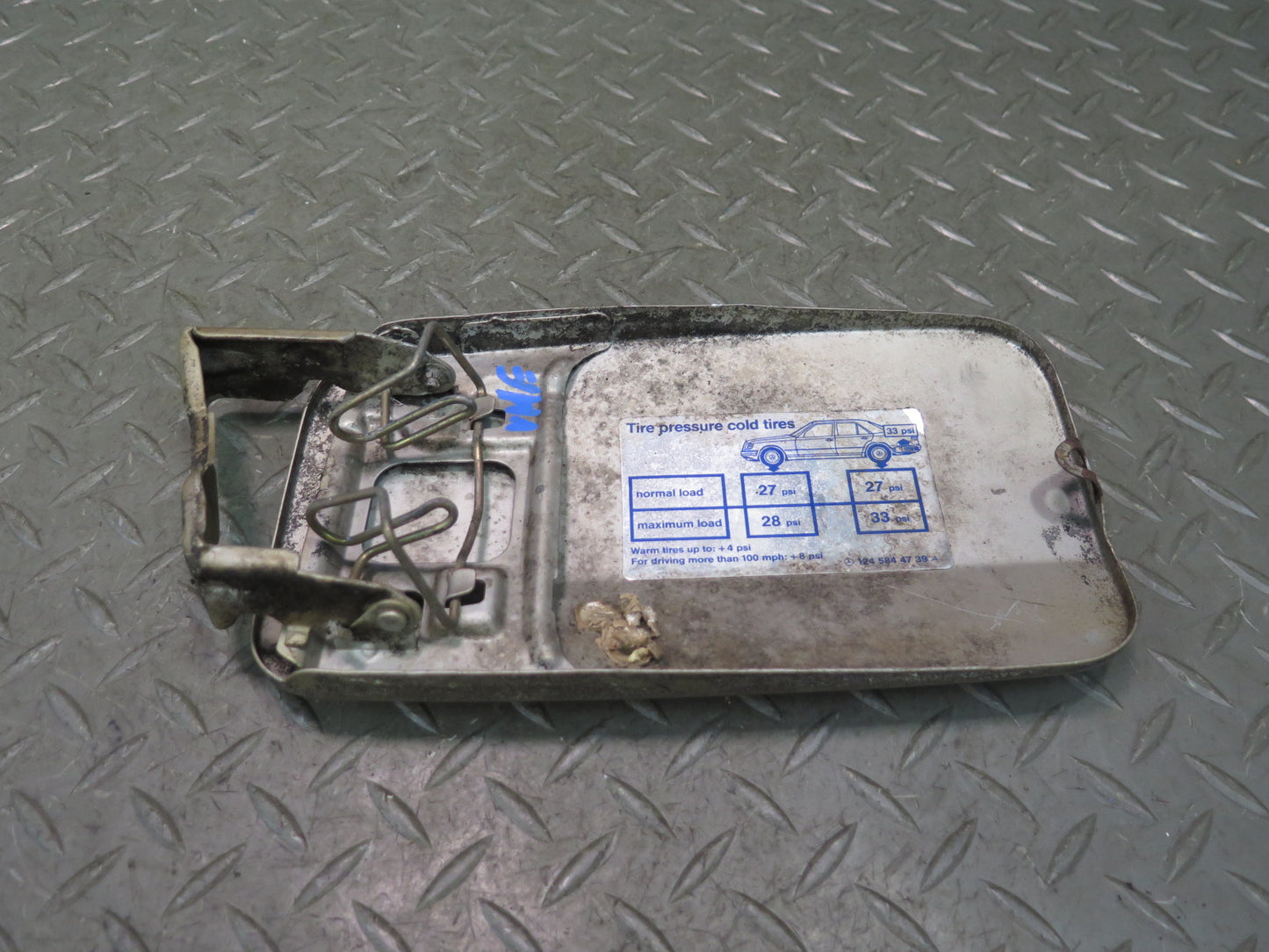 86-93 Mercedes W124 300E Fuel  Tank Filler Door Lid Cover OEM