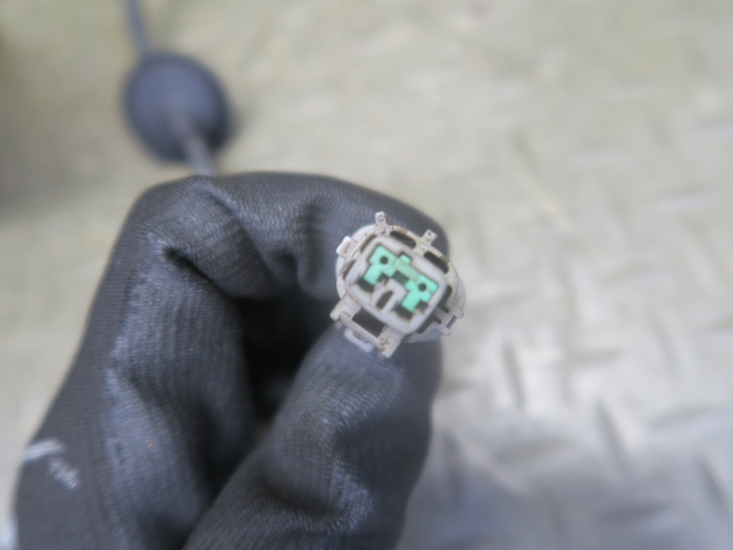 95-97 Nissan Gloria HY33 Front Right Spindle Knuckle Wheel Hub Shock Strut OEM
