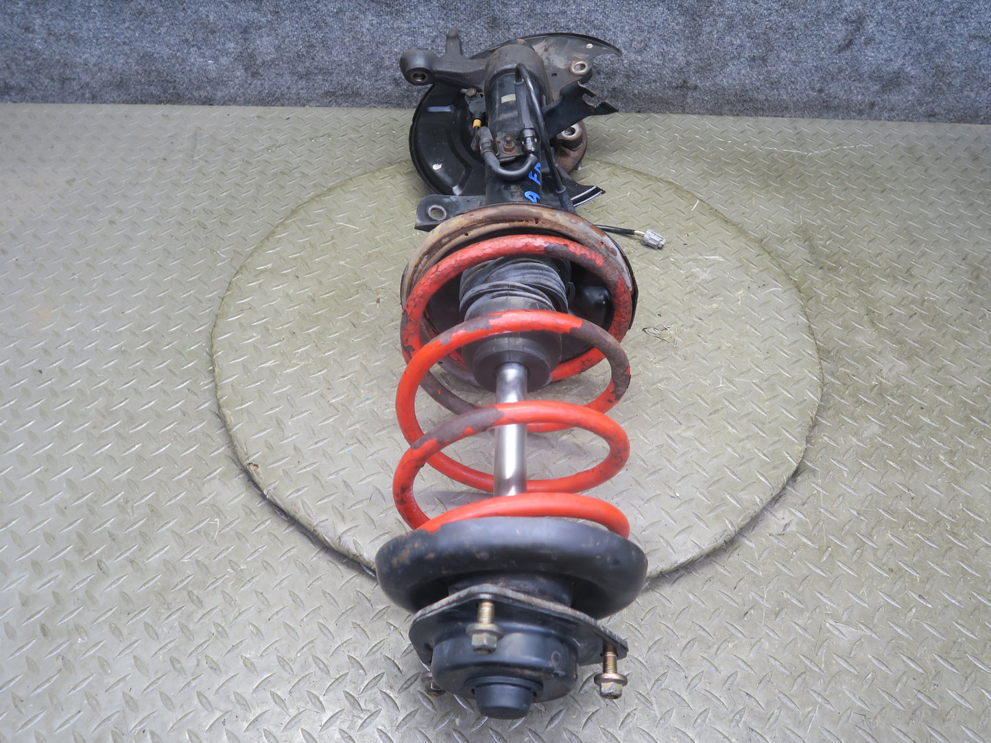 95-97 Nissan Gloria HY33 Front Right Spindle Knuckle Wheel Hub Shock Strut OEM