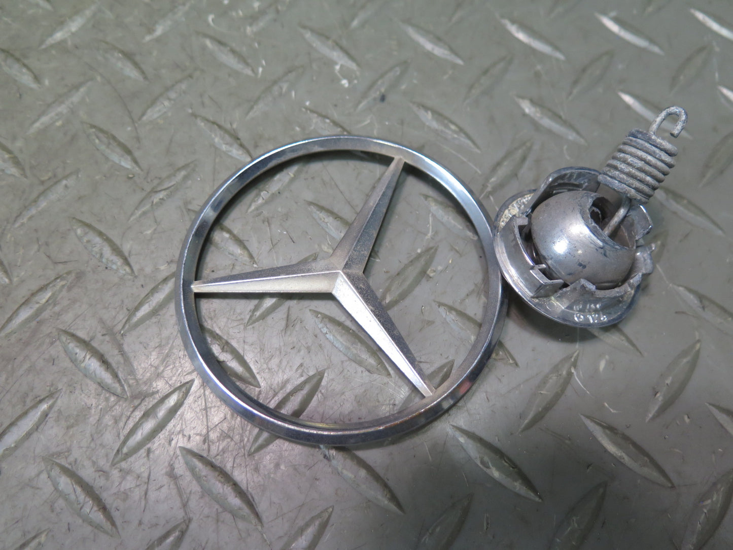 86-93 Mercedes W124 300E Front Hood Star Emblem  Logo Badge OEM