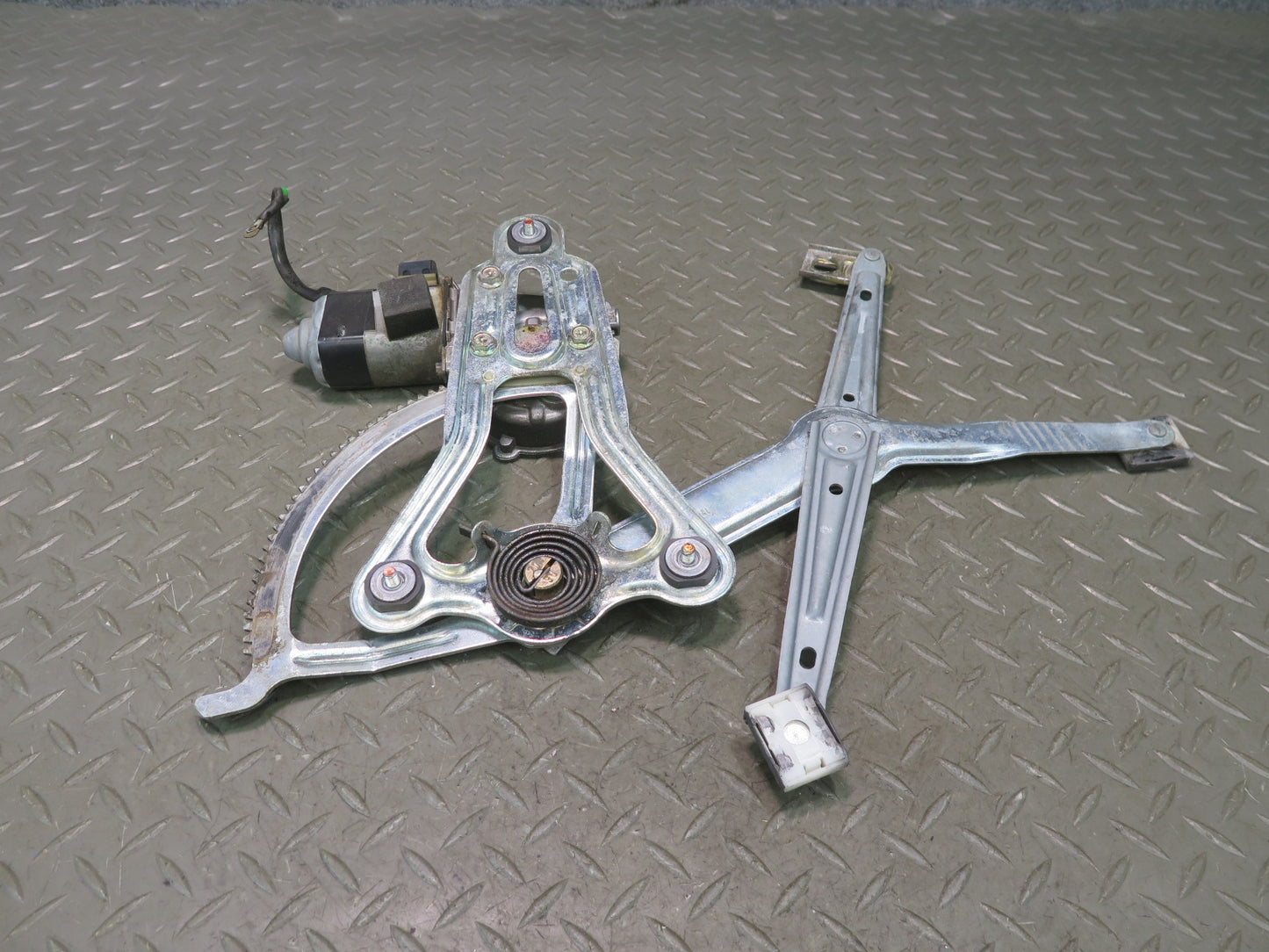 86-93 Mercedes W124 300E Front Left Door Window Regulator w Motor OEM