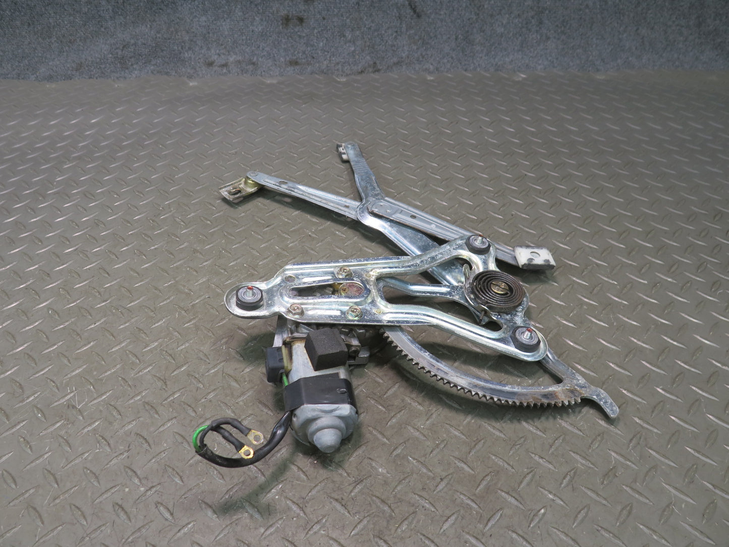 86-93 Mercedes W124 300E Front Left Door Window Regulator w Motor OEM