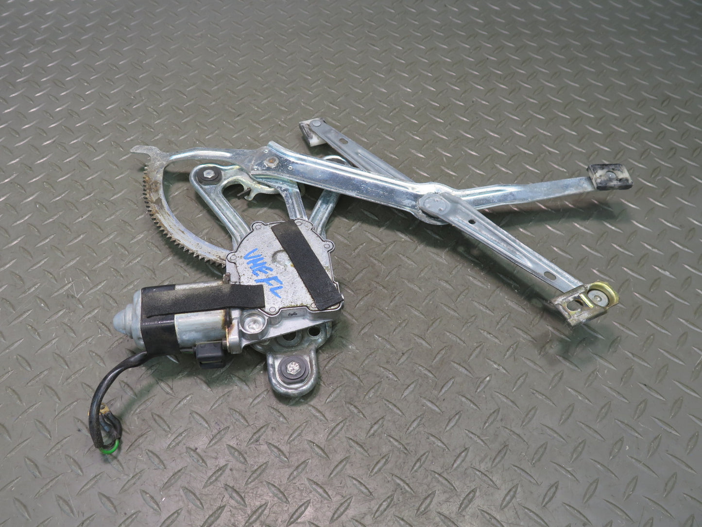 86-93 Mercedes W124 300E Front Left Door Window Regulator w Motor OEM