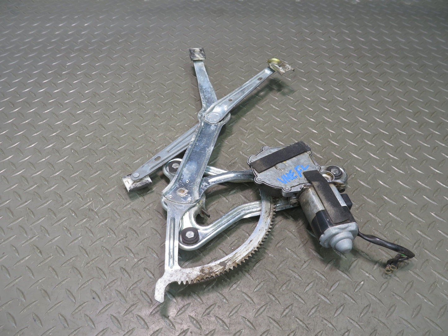 86-93 Mercedes W124 300E Front Left Door Window Regulator w Motor OEM