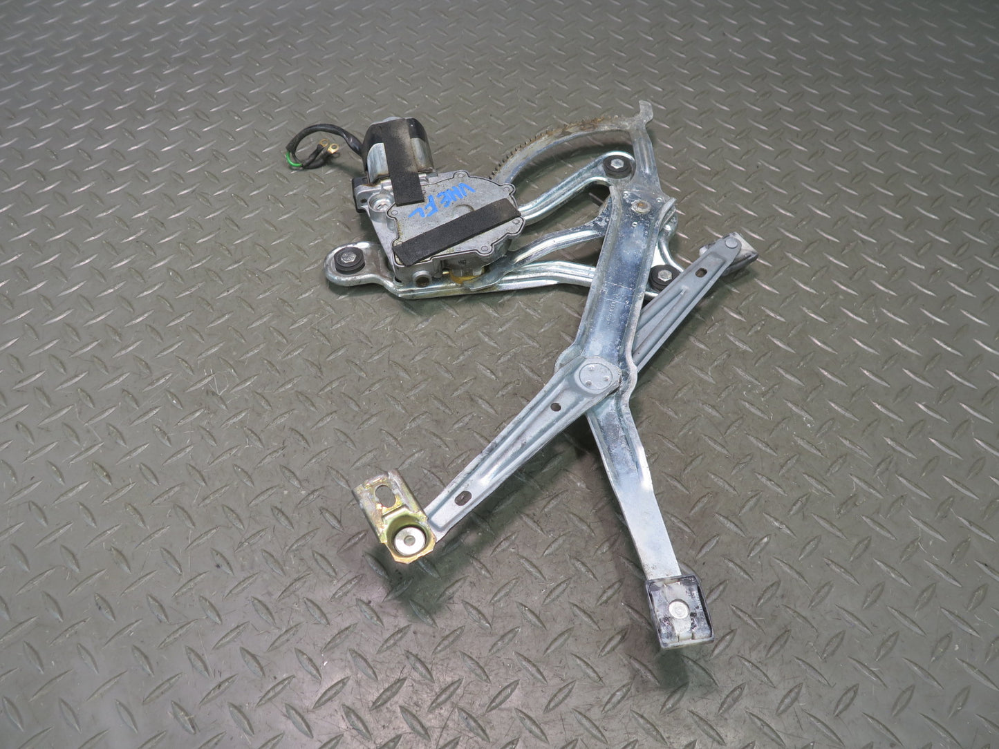 86-93 Mercedes W124 300E Front Left Door Window Regulator w Motor OEM