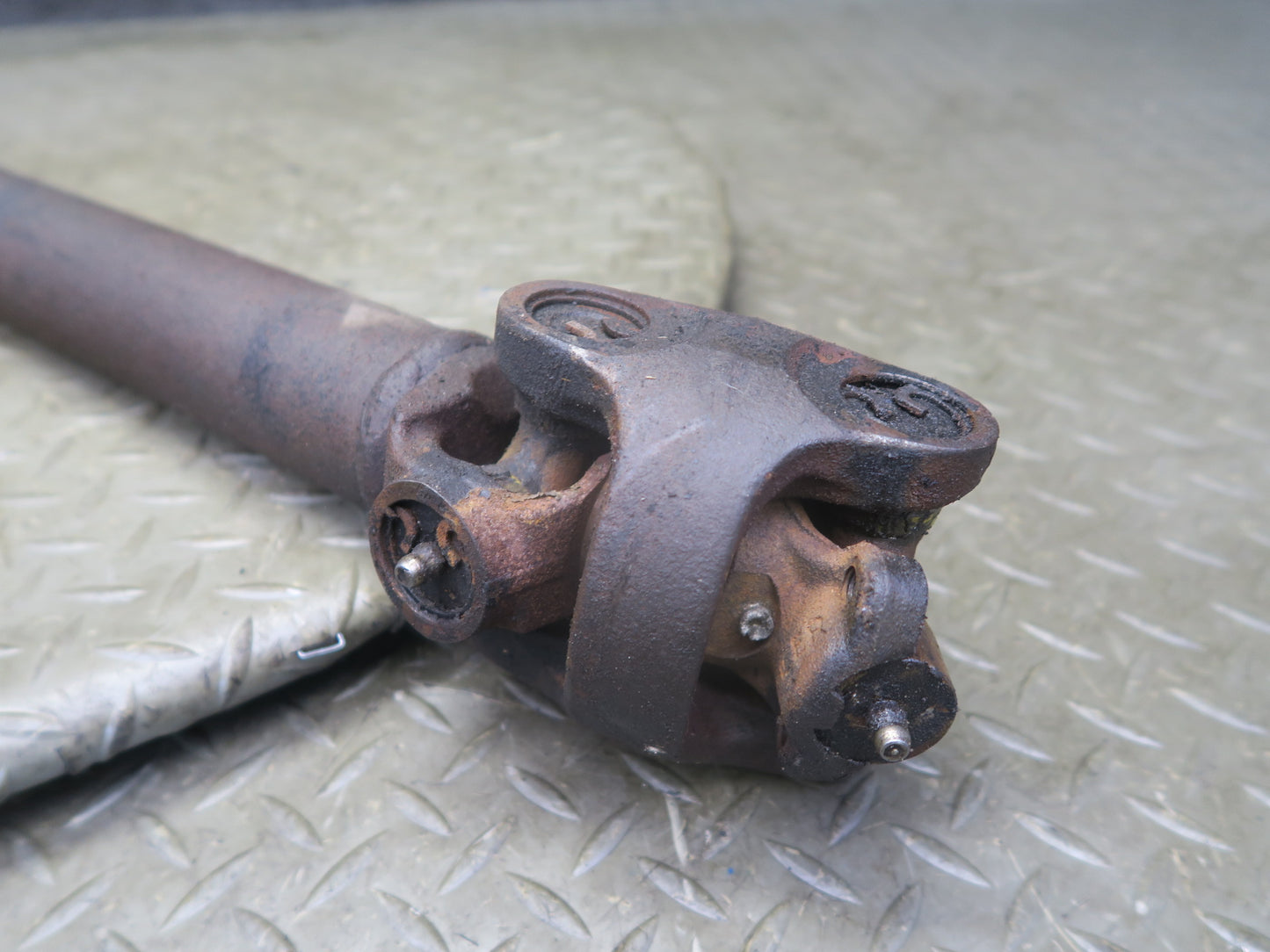 2007 Jeep Wrangler JK Rubicon 4WD MT 2DR DANA44 Front Driveshaft Drive Shaft OEM