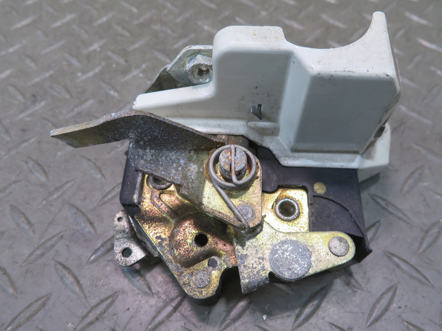 86-93 Mercedes W124 300E Rear Left Door Lock Latch OEM