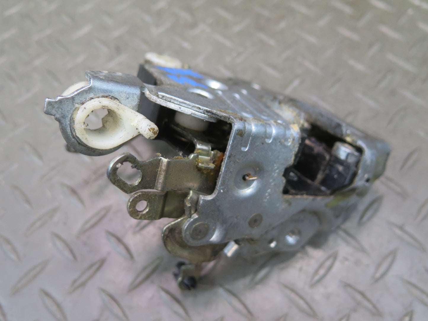 86-93 Mercedes W124 300E Front Right Door Lock Latch OEM