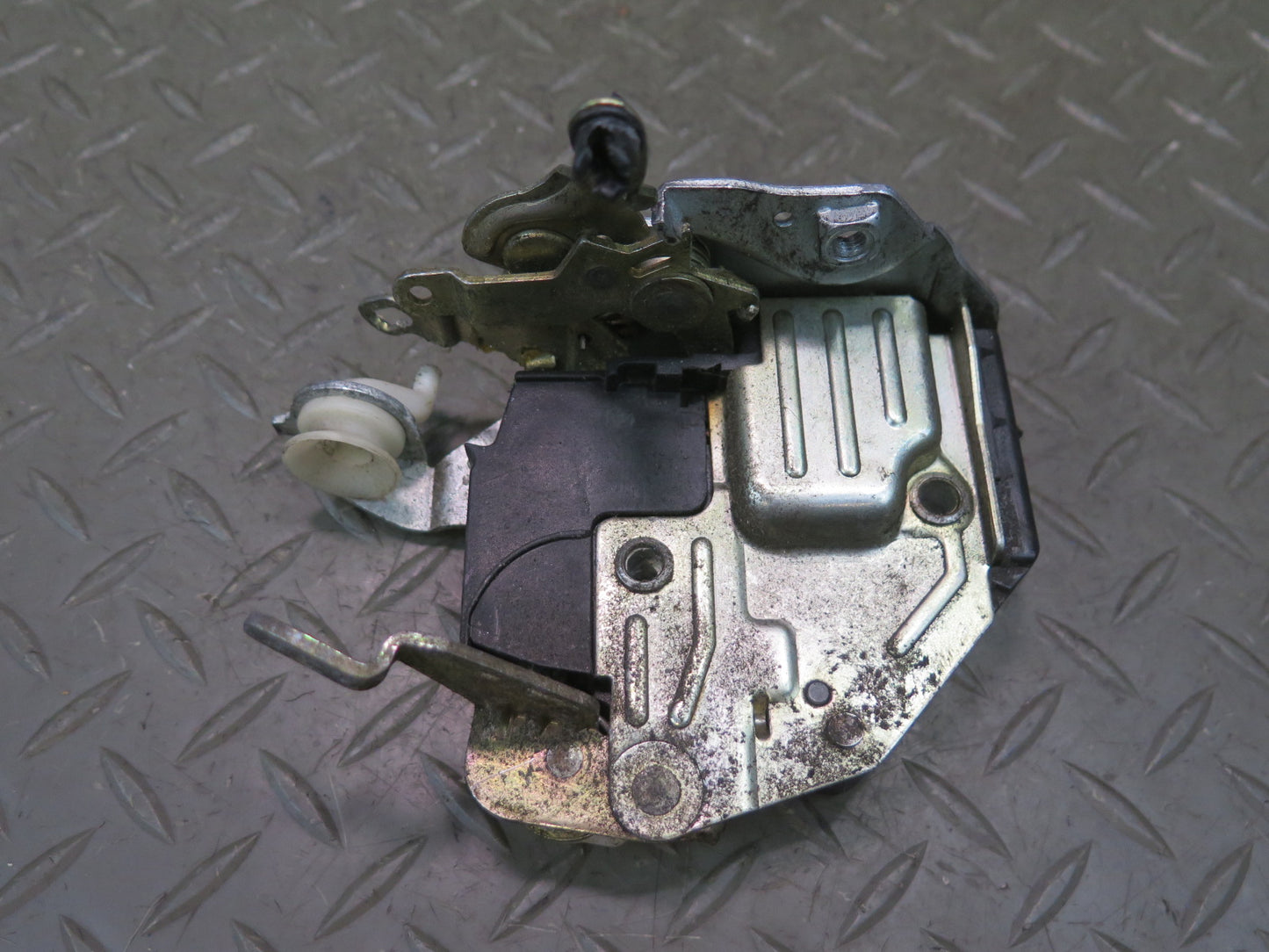 86-93 Mercedes W124 300E Front Right Door Lock Latch OEM