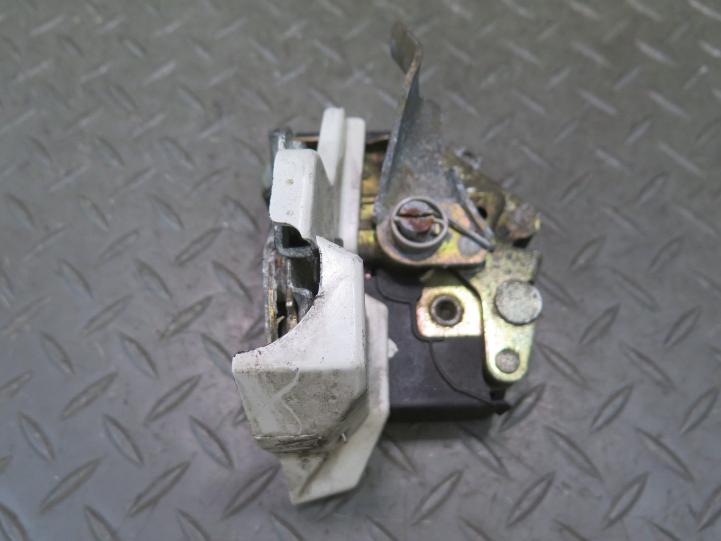 86-93 Mercedes W124 300E Rear Right Door Lock Latch OEM