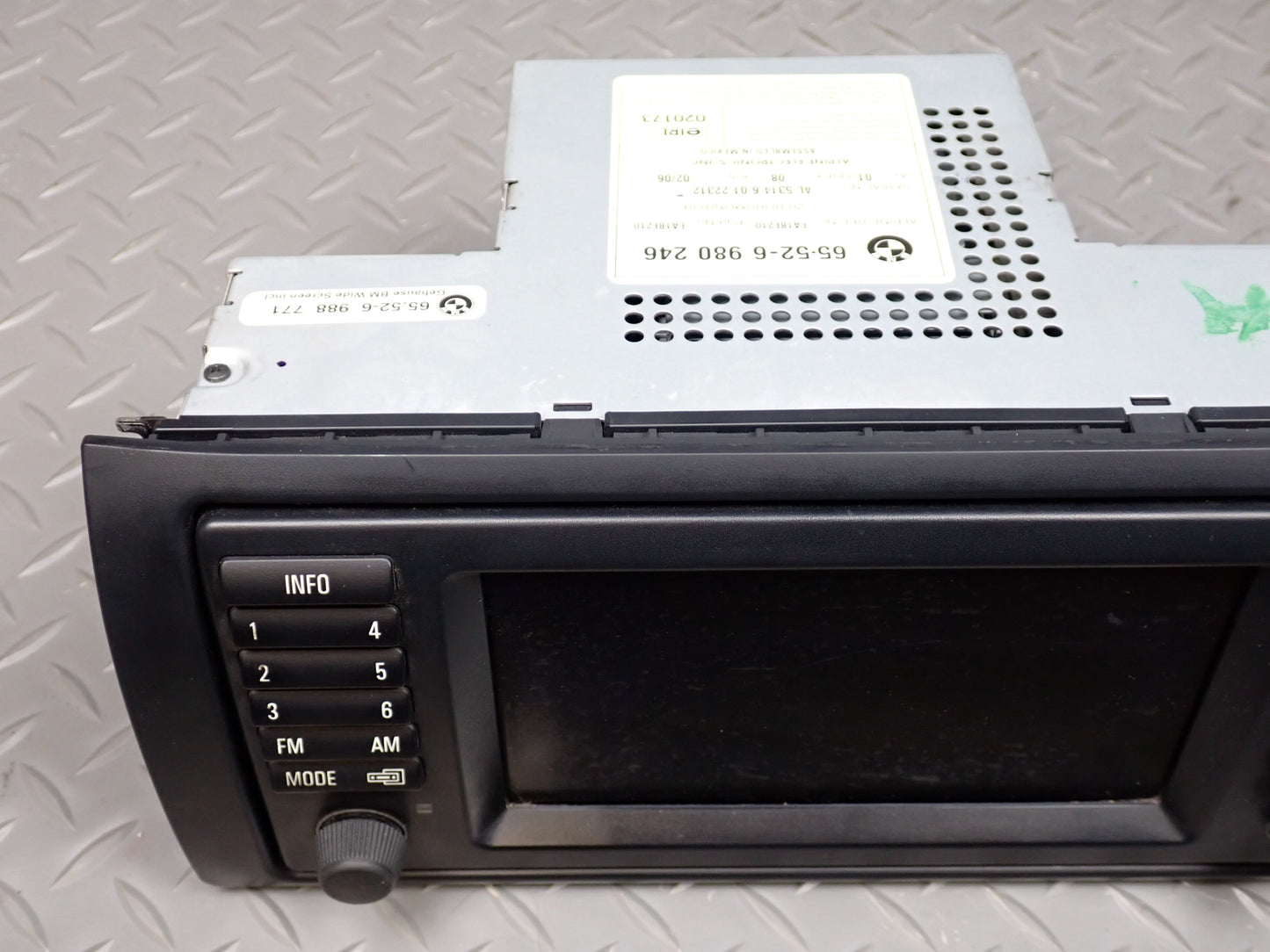 00-06 BMW E53 X5 Dash Navigation Information Screen Display 6980246 OEM Damaged