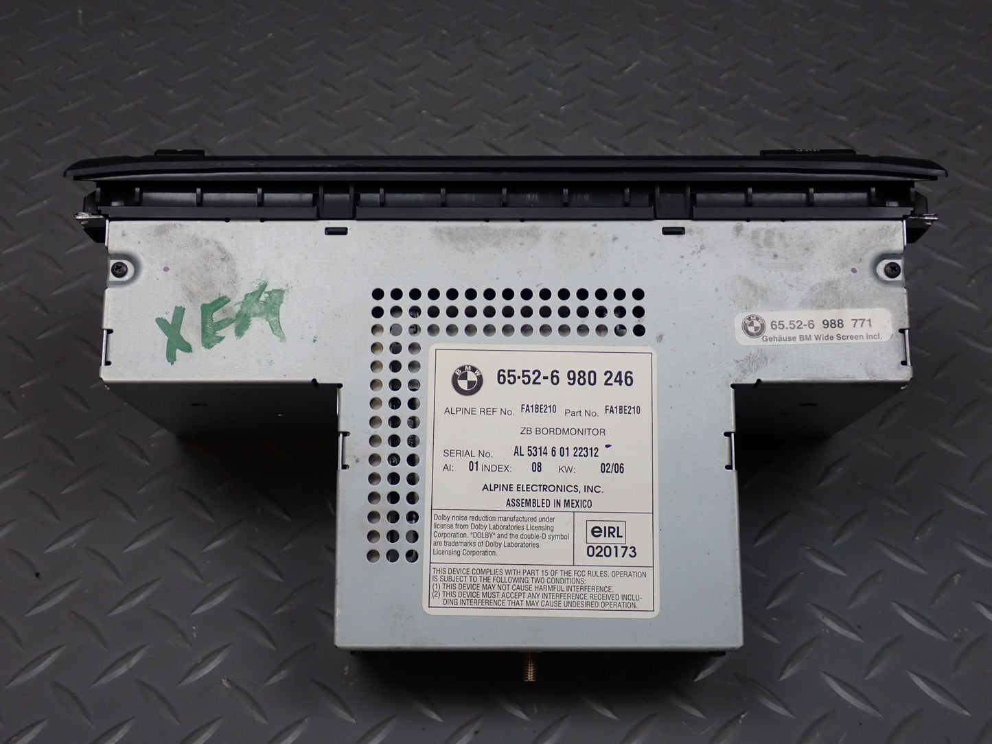 00-06 BMW E53 X5 Dash Navigation Information Screen Display 6980246 OEM Damaged