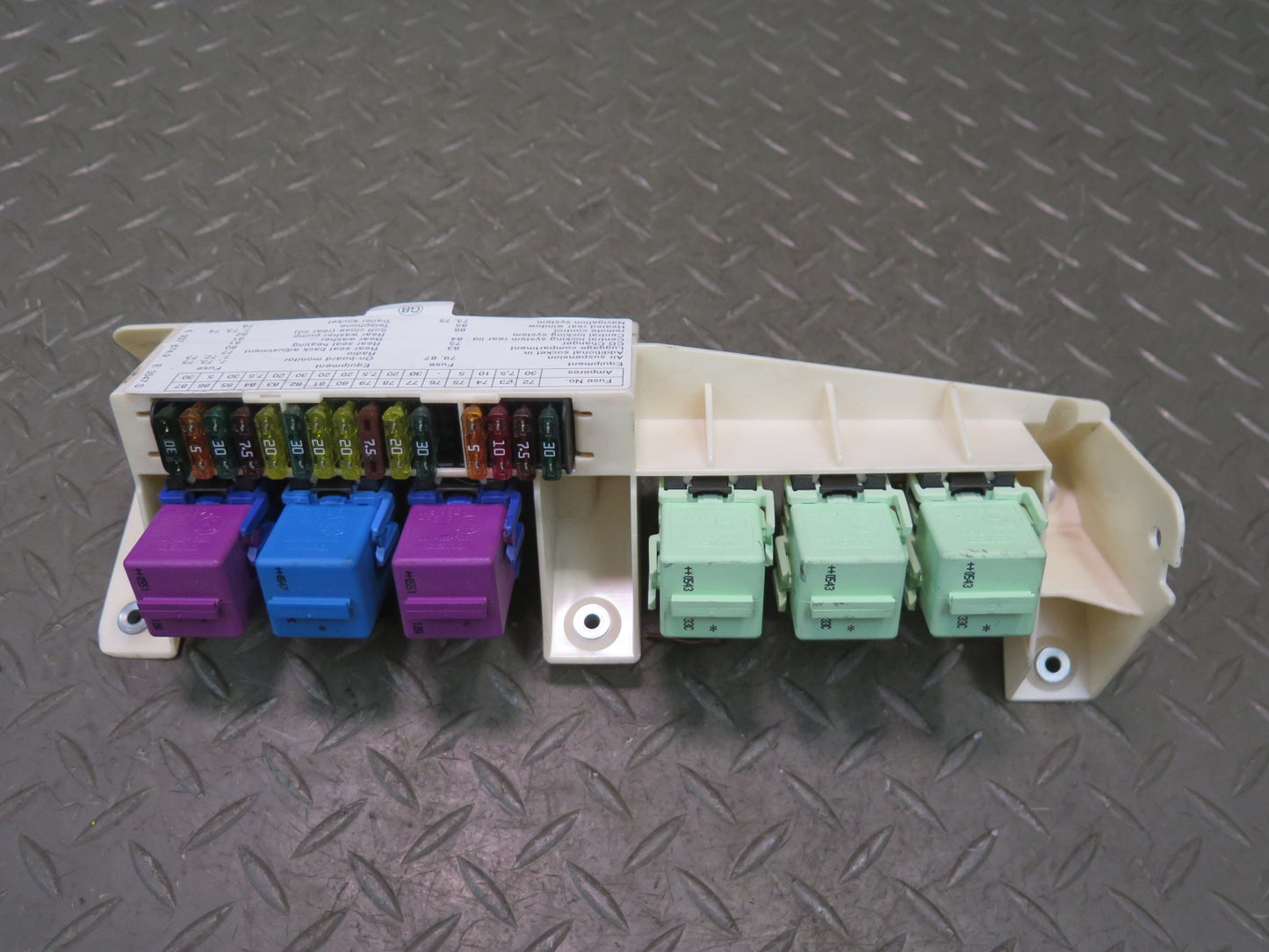 00-06 BMW E53 X5 Power Distribution Cabin Fuse Relay Box OEM