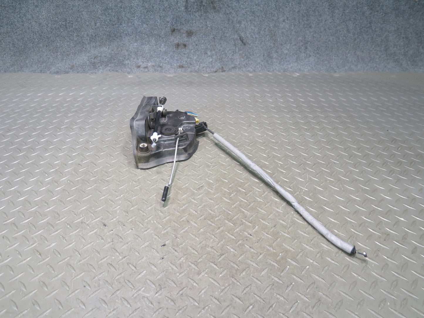 00-06 BMW X5 E53 Front Left Door Lock Latch Actuator OEM