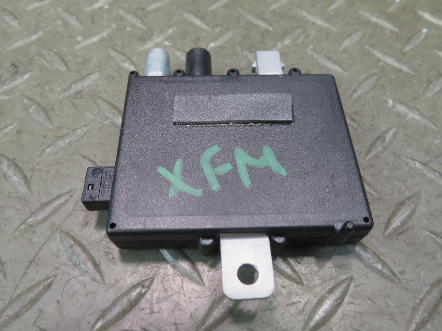 00-06 BMW E53 X5 Antenna Amplifier Trap Circuit Module 6906070 OEM