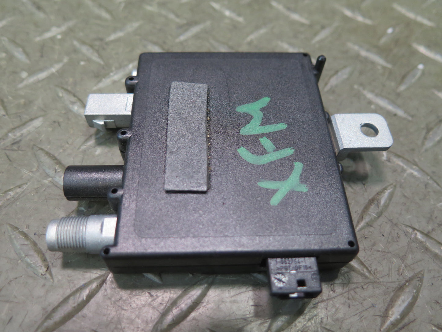00-06 BMW E53 X5 Antenna Amplifier Trap Circuit Module 6906070 OEM