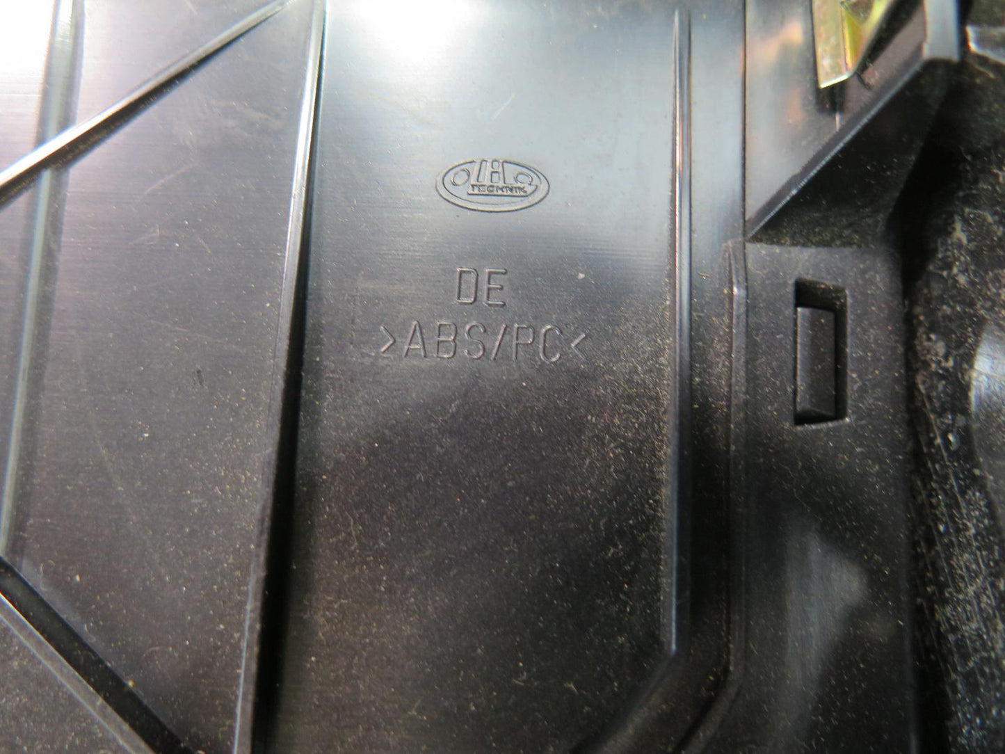 00-06 BMW E53 X5 Rear Center Console Trim Cover Panel w CUP Holder OEM