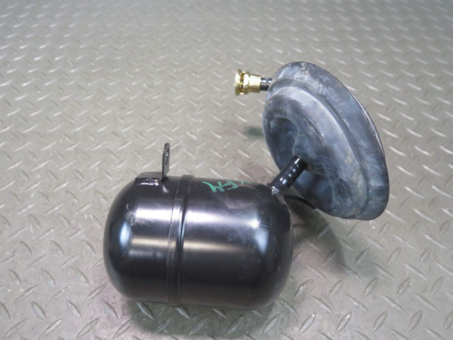 00-06 BMW E53 X5 Set of 2 Air Suspension Left & Right Reservoir Tank OEM