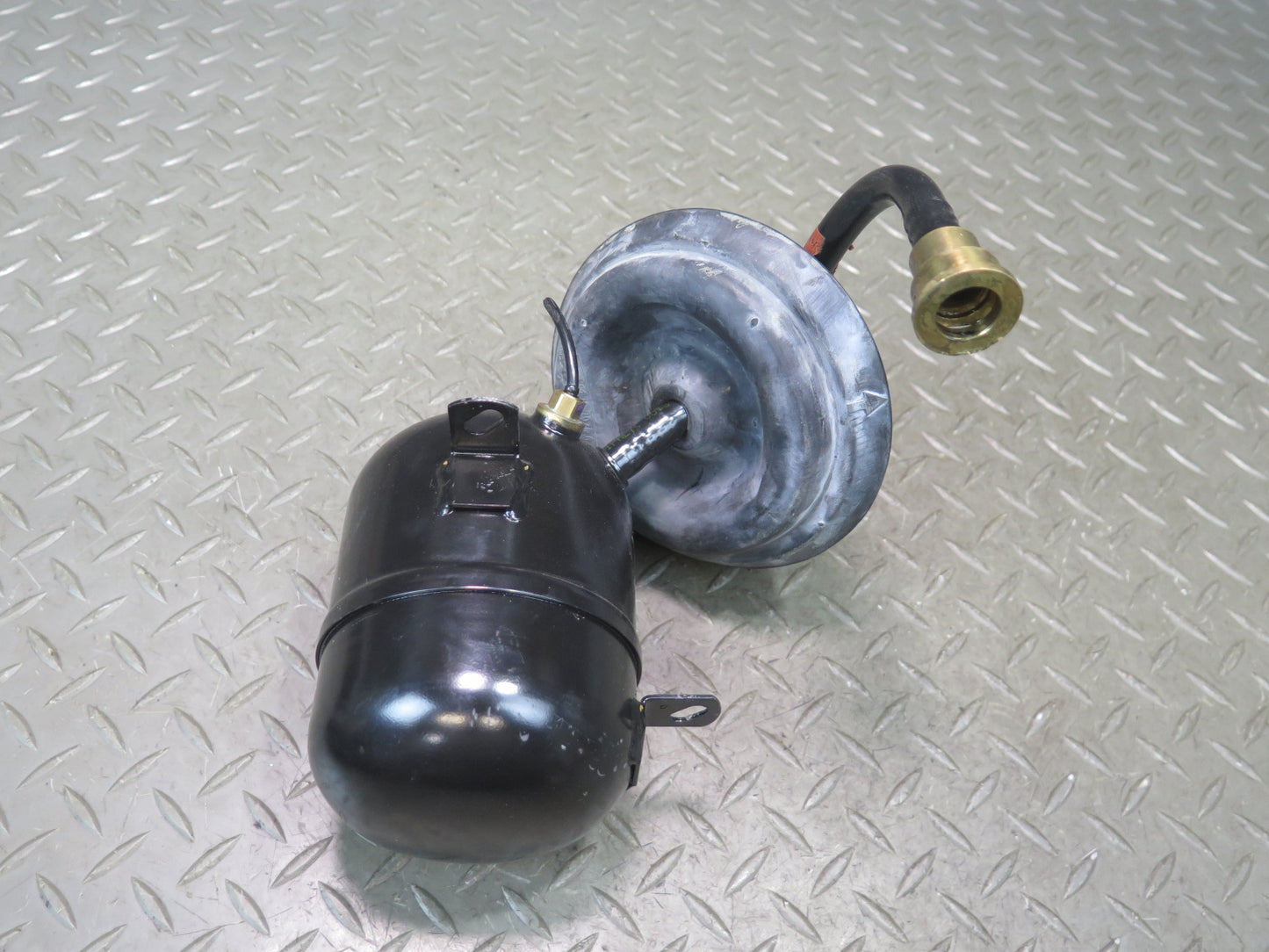 00-06 BMW E53 X5 Set of 2 Air Suspension Left & Right Reservoir Tank OEM