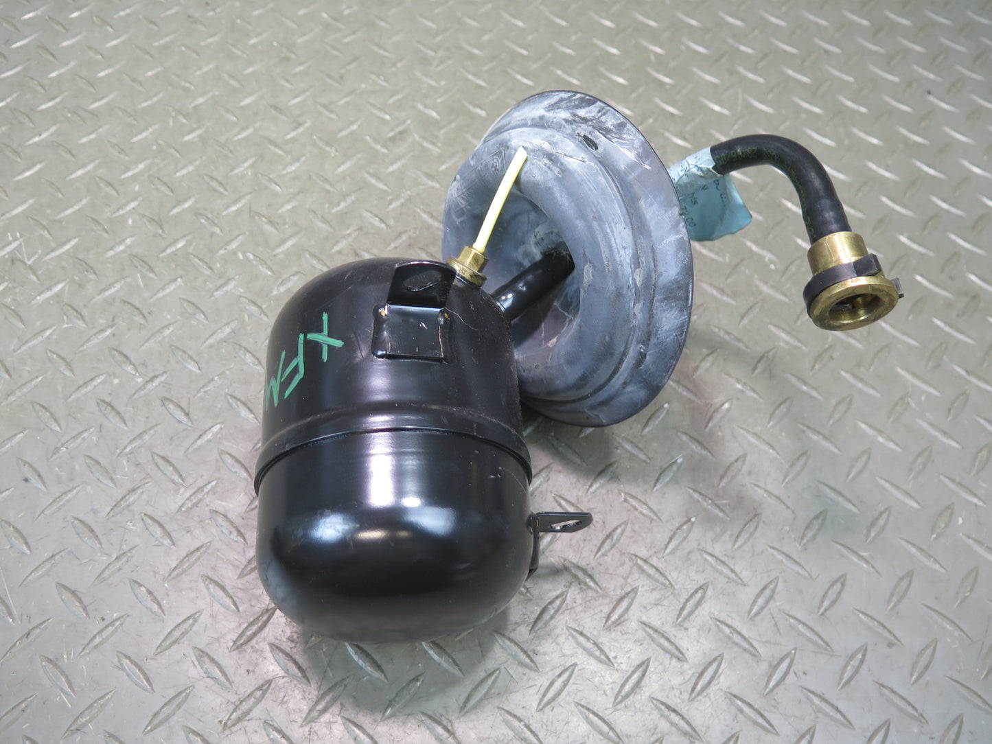 00-06 BMW E53 X5 Set of 2 Air Suspension Left & Right Reservoir Tank OEM