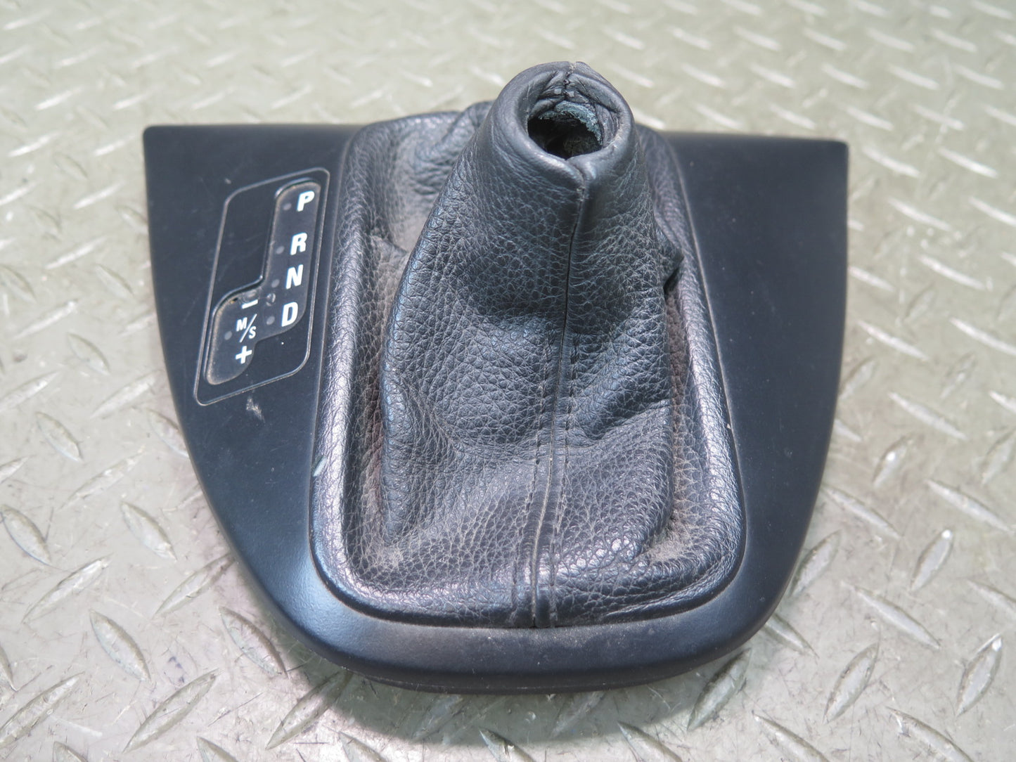 00-06 BMW E53 X5 Automatic Transmission Shifter Indicator Boot Trim 7060445 OEM