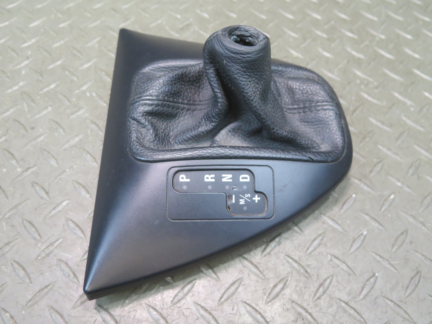 00-06 BMW E53 X5 Automatic Transmission Shifter Indicator Boot Trim 7060445 OEM