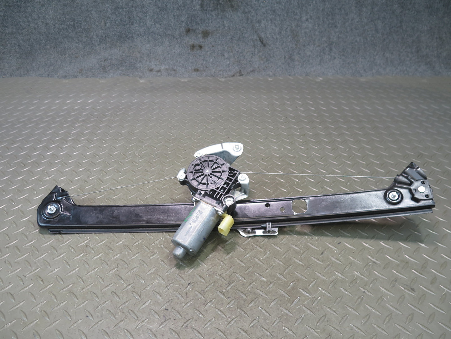00-06 BMW X5 E53 Rear Left Door Window Regulator w Motor OEM