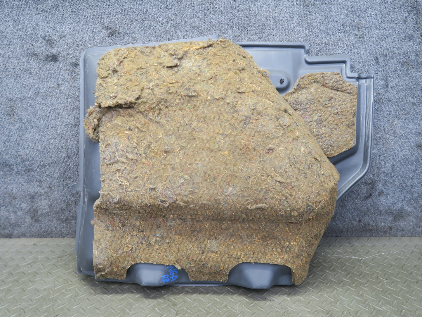 95-97 Nissan Gloria HY33 Rear Right Trunk Carpet Trim Liner Cover Gray OEM