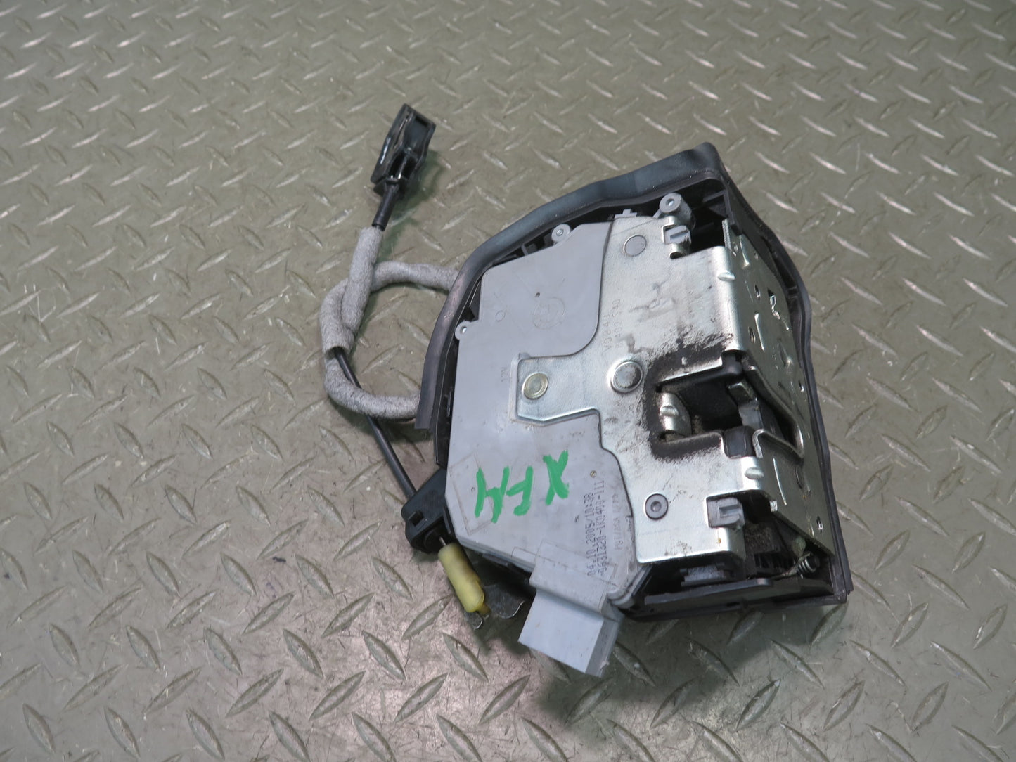 00-06 BMW X5 E53 Front Right Door Lock Latch Actuator 8402540 OEM