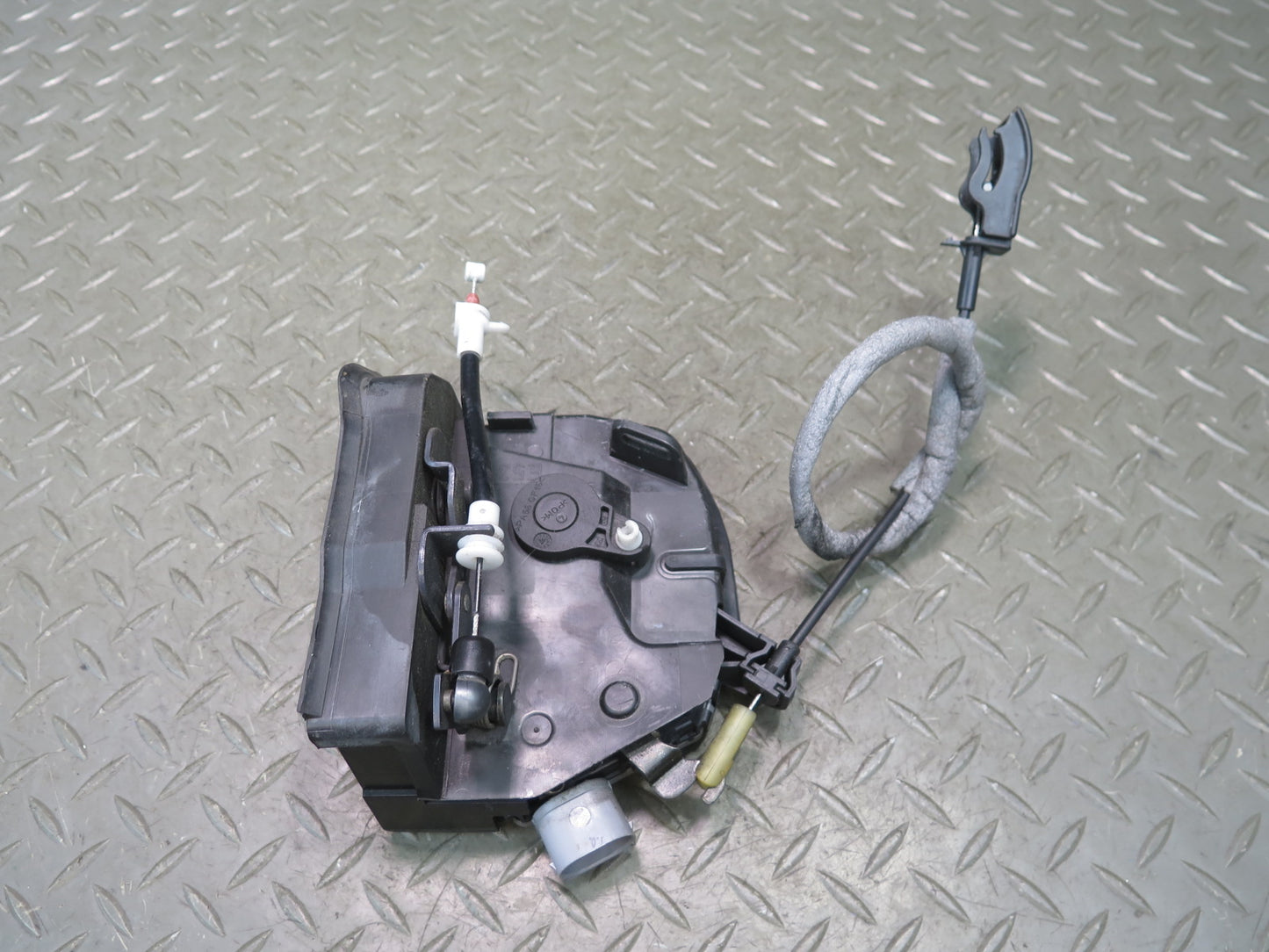 00-06 BMW X5 E53 Front Right Door Lock Latch Actuator 8402540 OEM