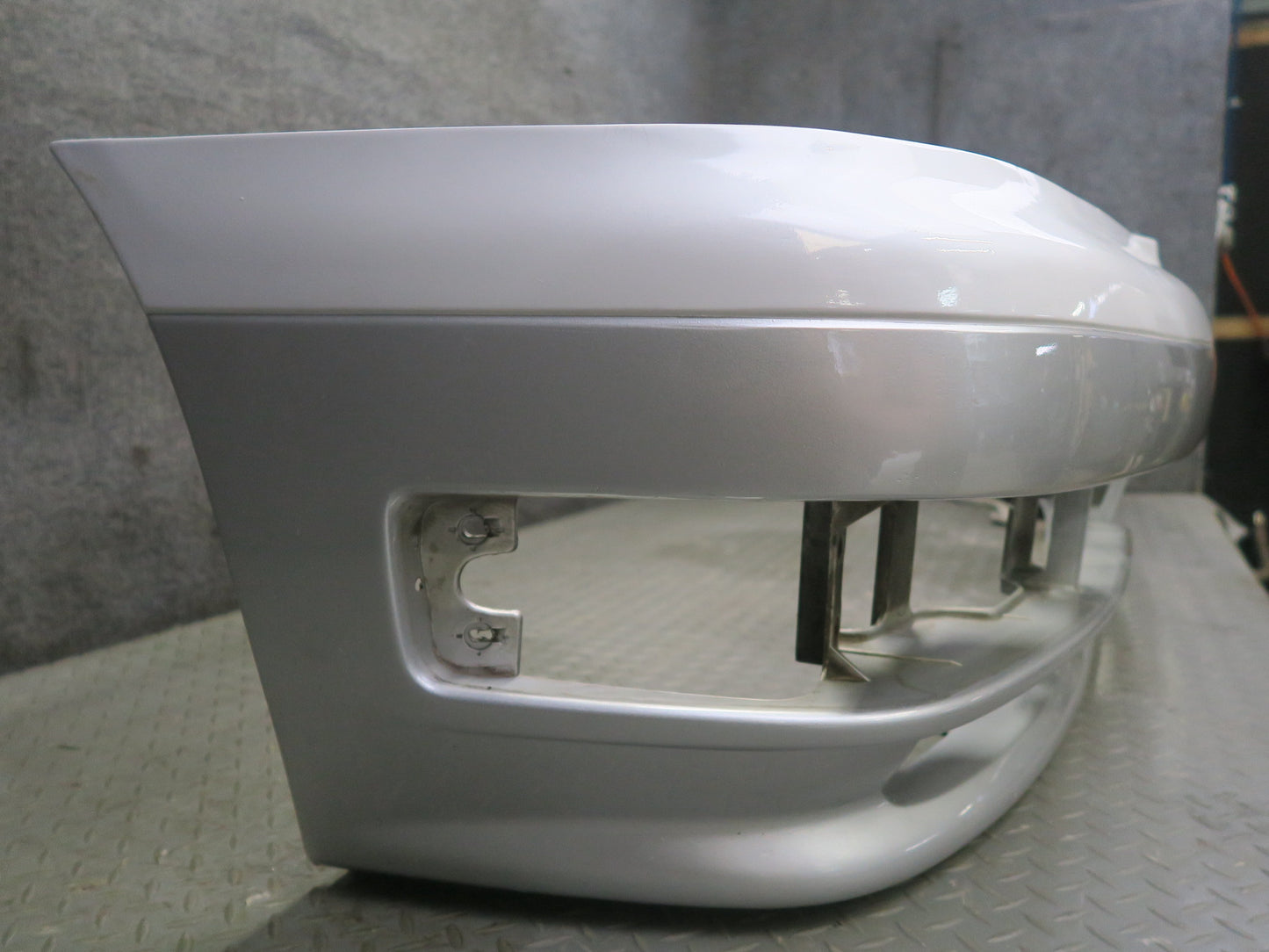 95-97 Nissan Gloria HY33 Front Bumper Cover White w Silver & Mounting OEM
