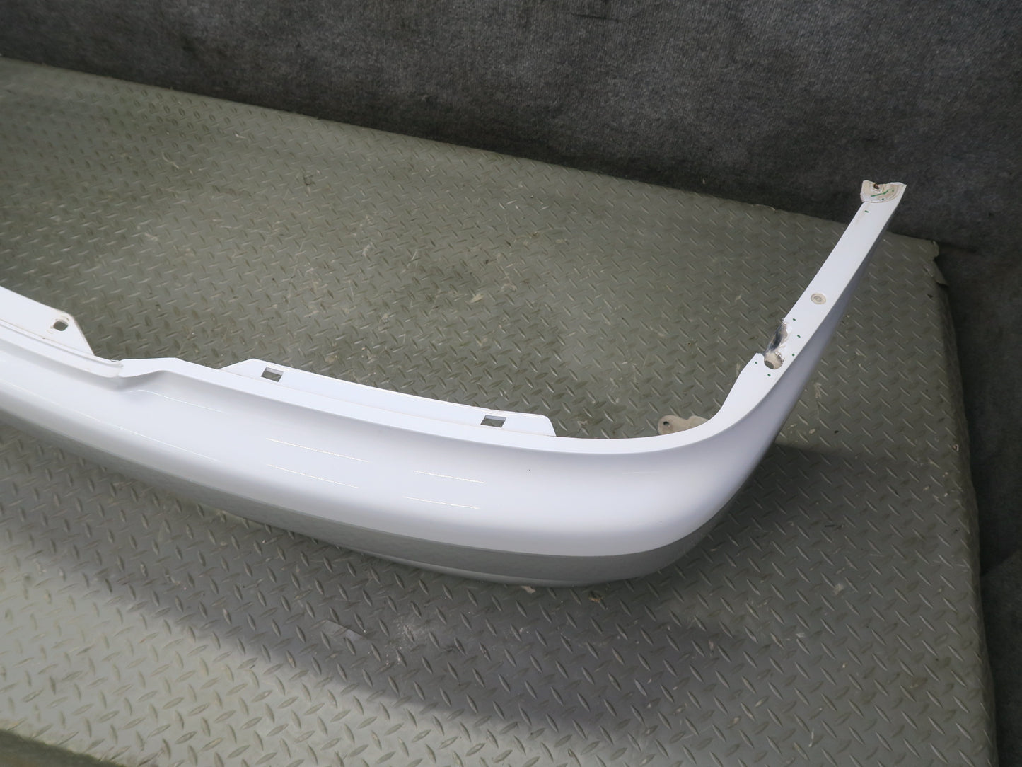 95-97 Nissan Gloria HY33 Front Bumper Cover White w Silver & Mounting OEM