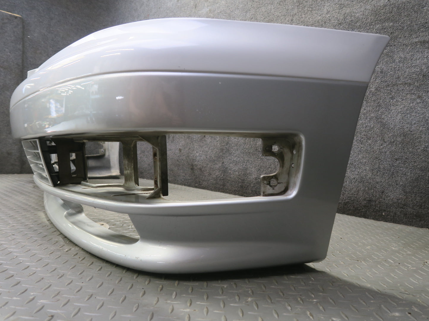95-97 Nissan Gloria HY33 Front Bumper Cover White w Silver & Mounting OEM