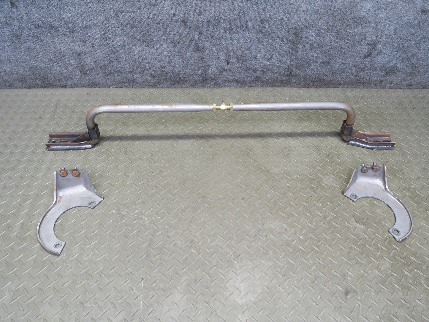 95-97 Nissan Gloria HY33 3.0L Turbo Rear Strut Tower Bar Brace w Mount Set OEM