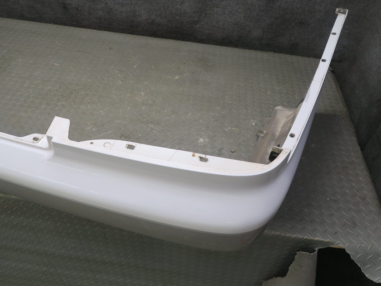 95-97 Nissan Gloria HY33 Rear Bumper Cover White w Silver 85022-4P000 OEM
