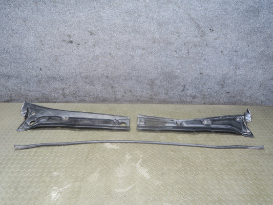 95-97 Nissan Gloria HY33 3.0L Front Windshield Wiper Cowl Vent Trim w Seal OEM