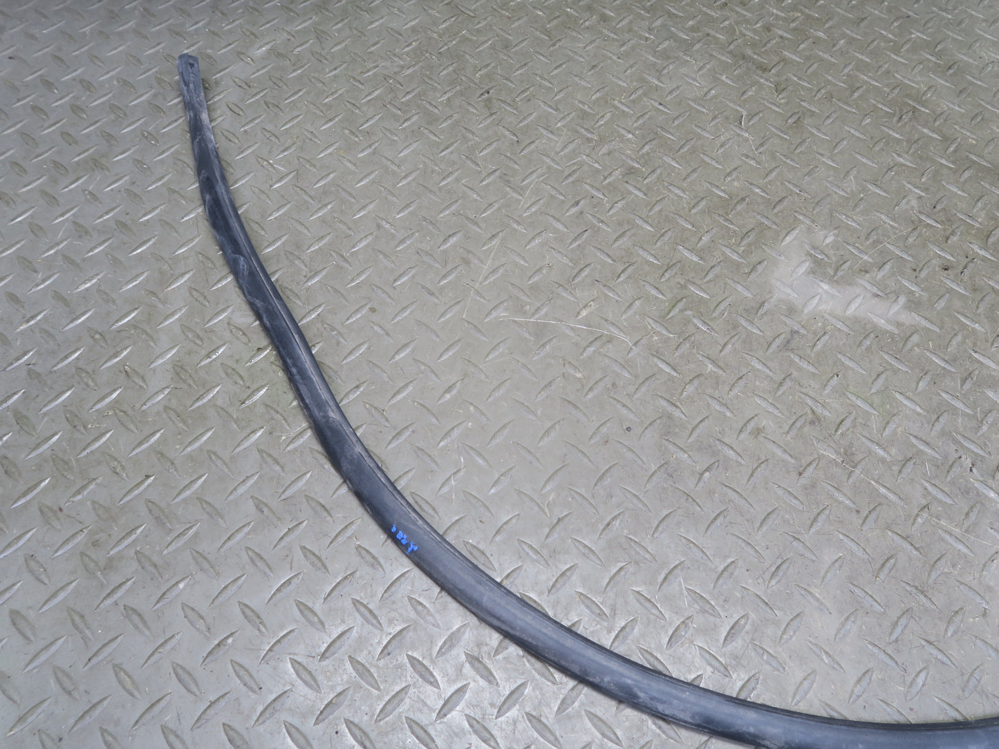 95-97 Nissan Gloria HY33 3.0L Front Windshield Wiper Cowl Vent Trim w Seal OEM