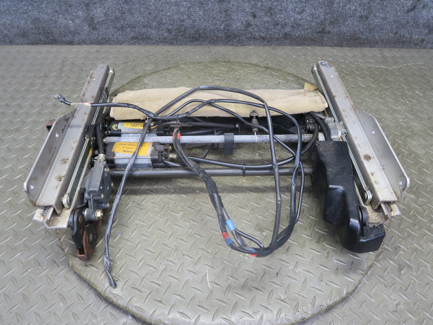 90-93 Mercedes W124 300E Front Right Seat Lower Frame Track Rail w Motors OEM
