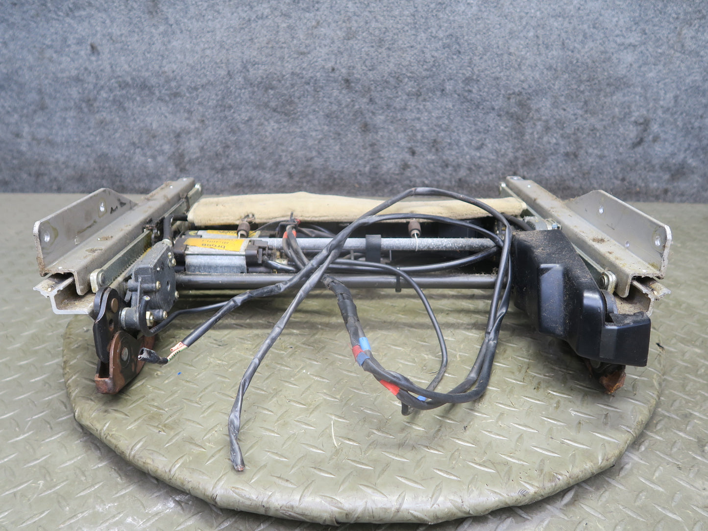 90-93 Mercedes W124 300E Front Right Seat Lower Frame Track Rail w Motors OEM