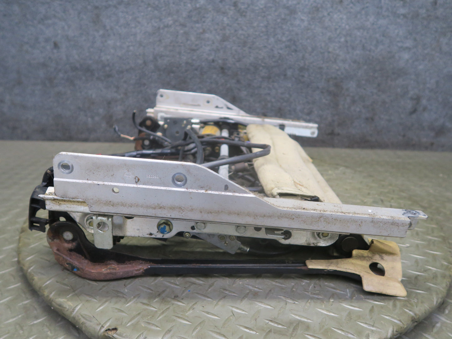 90-93 Mercedes W124 300E Front Right Seat Lower Frame Track Rail w Motors OEM