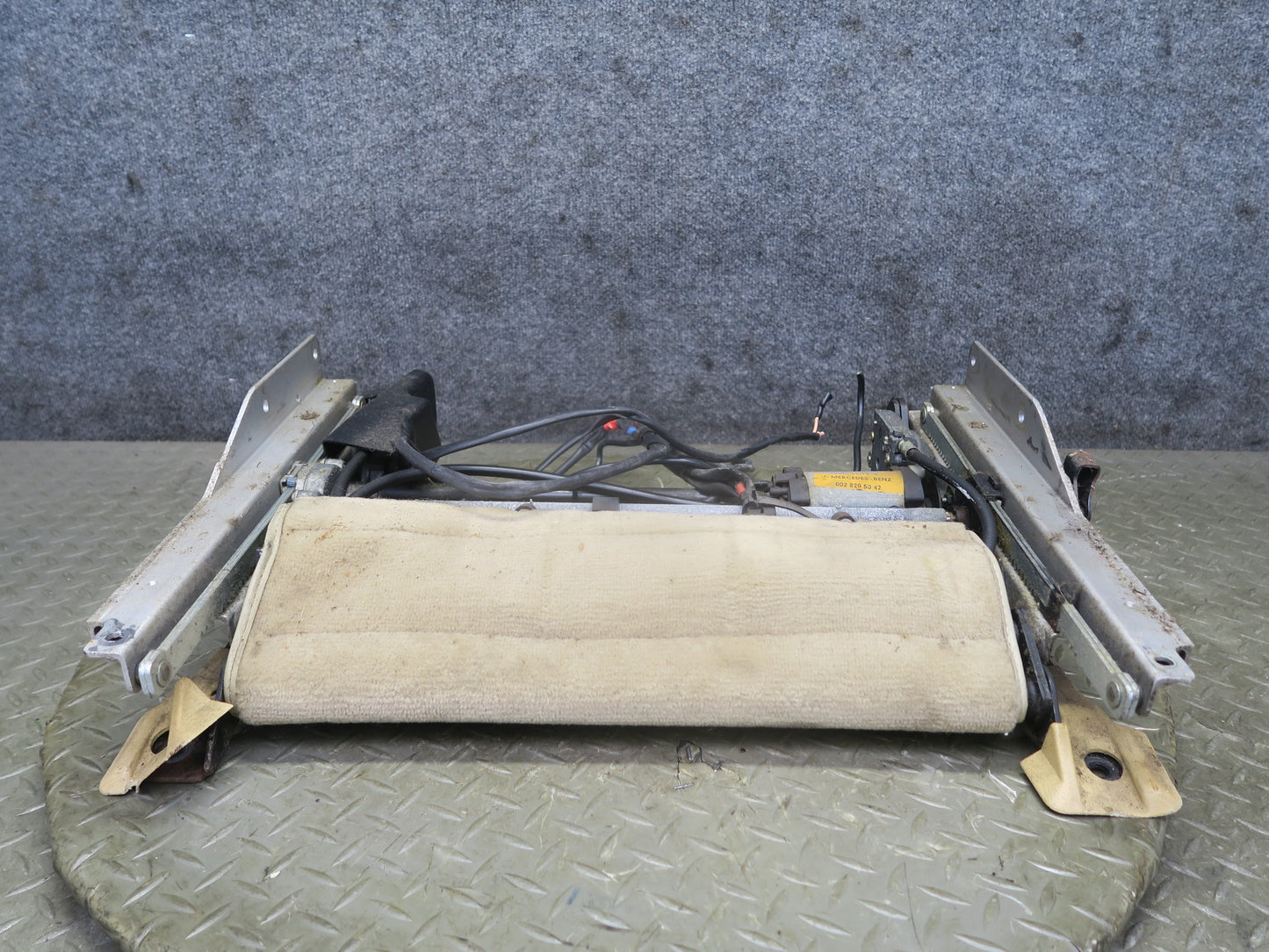 90-93 Mercedes W124 300E Front Right Seat Lower Frame Track Rail w Motors OEM