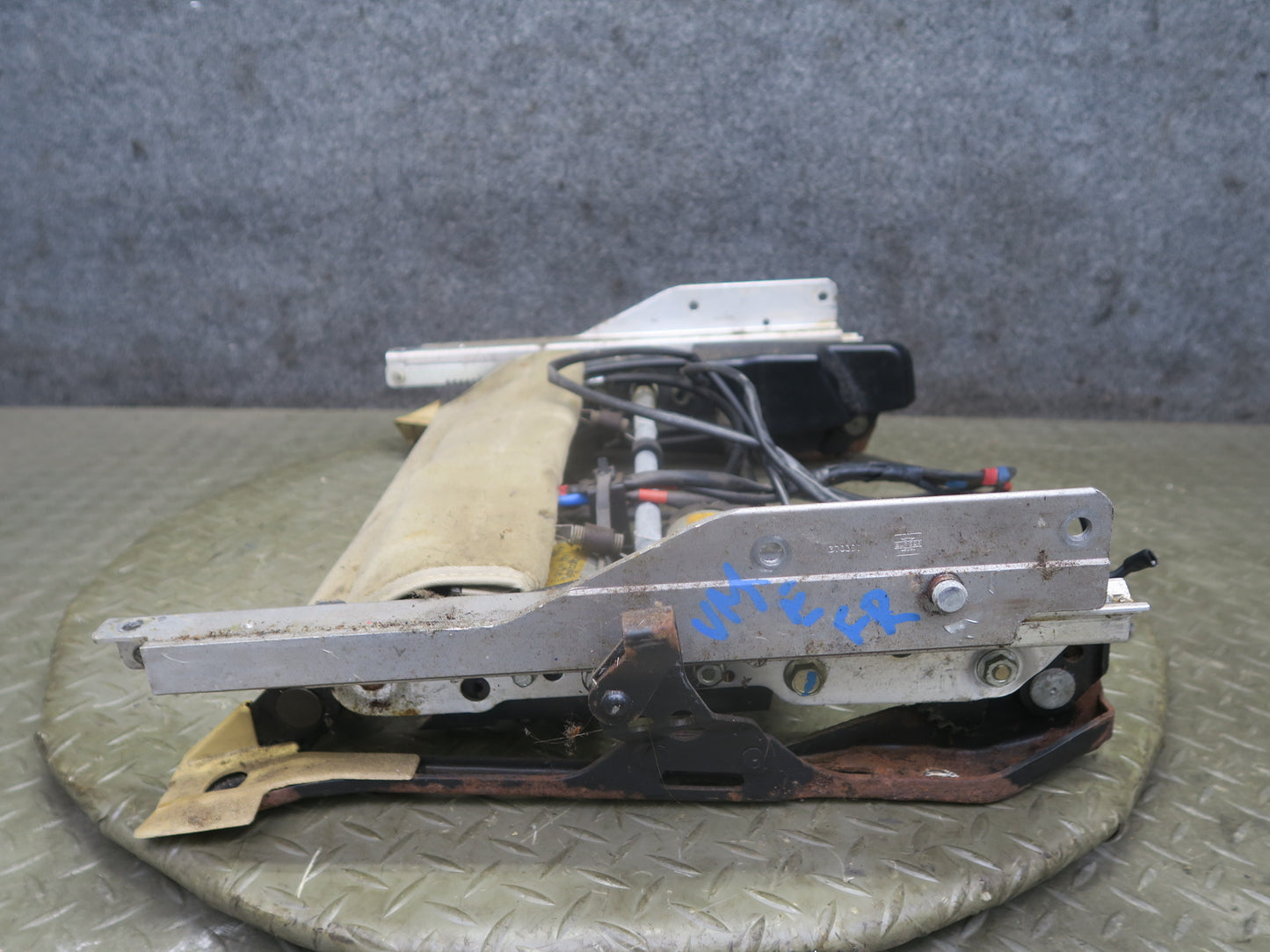 90-93 Mercedes W124 300E Front Right Seat Lower Frame Track Rail w Motors OEM