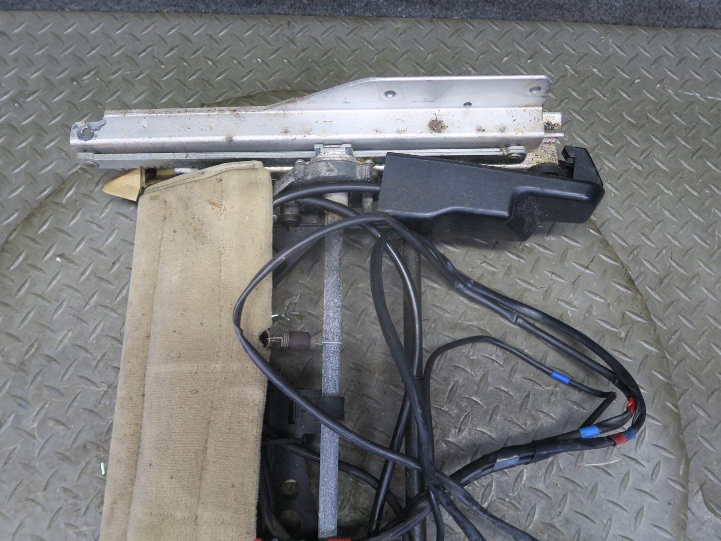 90-93 Mercedes W124 300E Front Right Seat Lower Frame Track Rail w Motors OEM