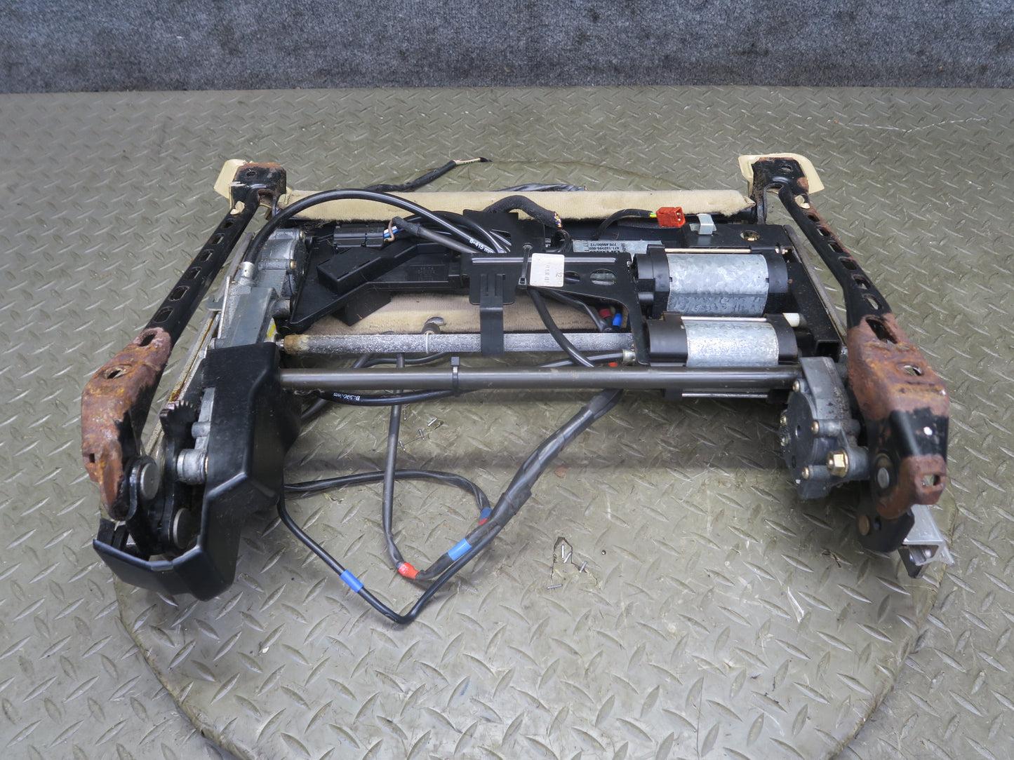 90-93 Mercedes W124 300E Front Right Seat Lower Frame Track Rail w Motors OEM