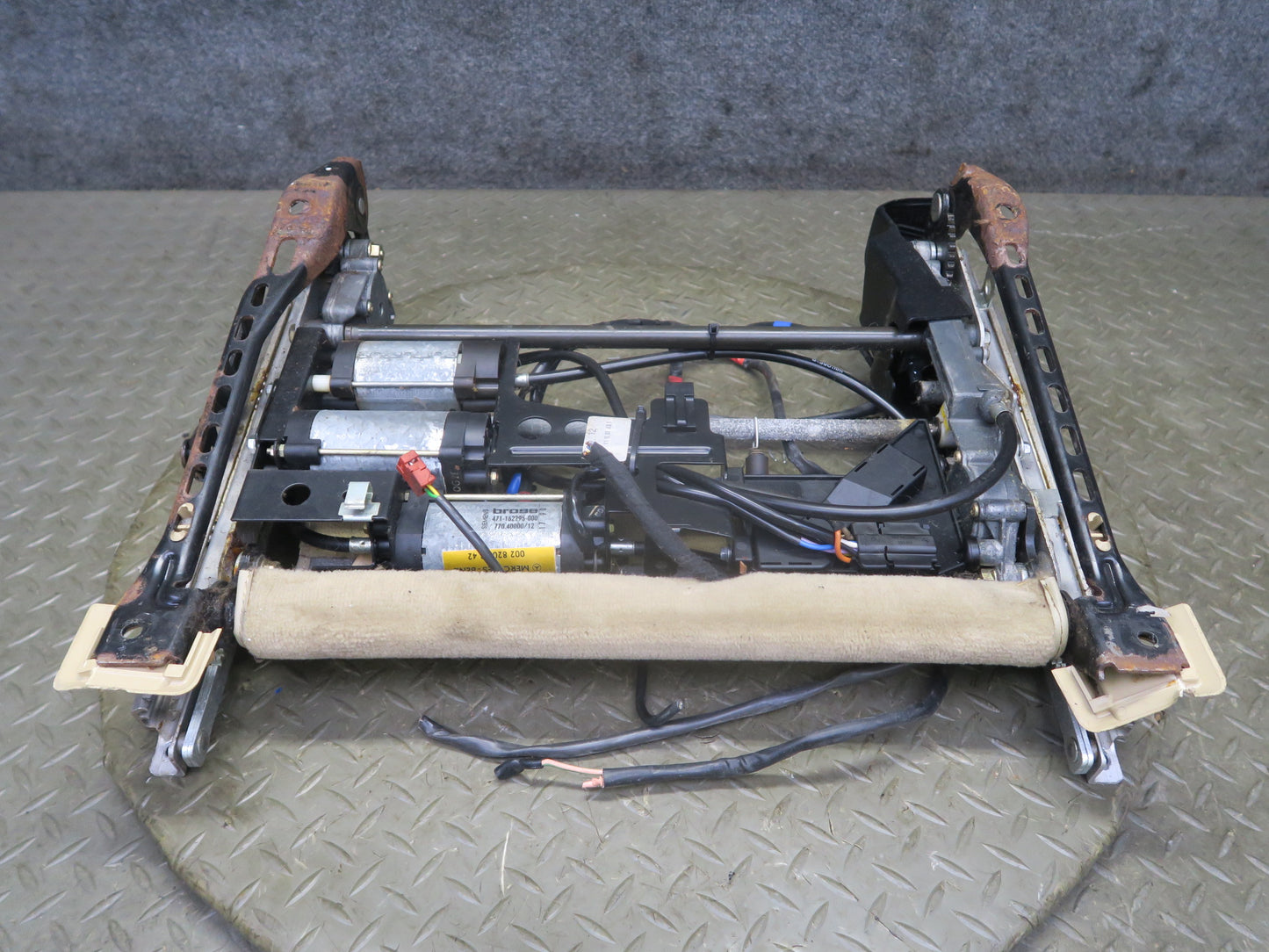 90-93 Mercedes W124 300E Front Right Seat Lower Frame Track Rail w Motors OEM