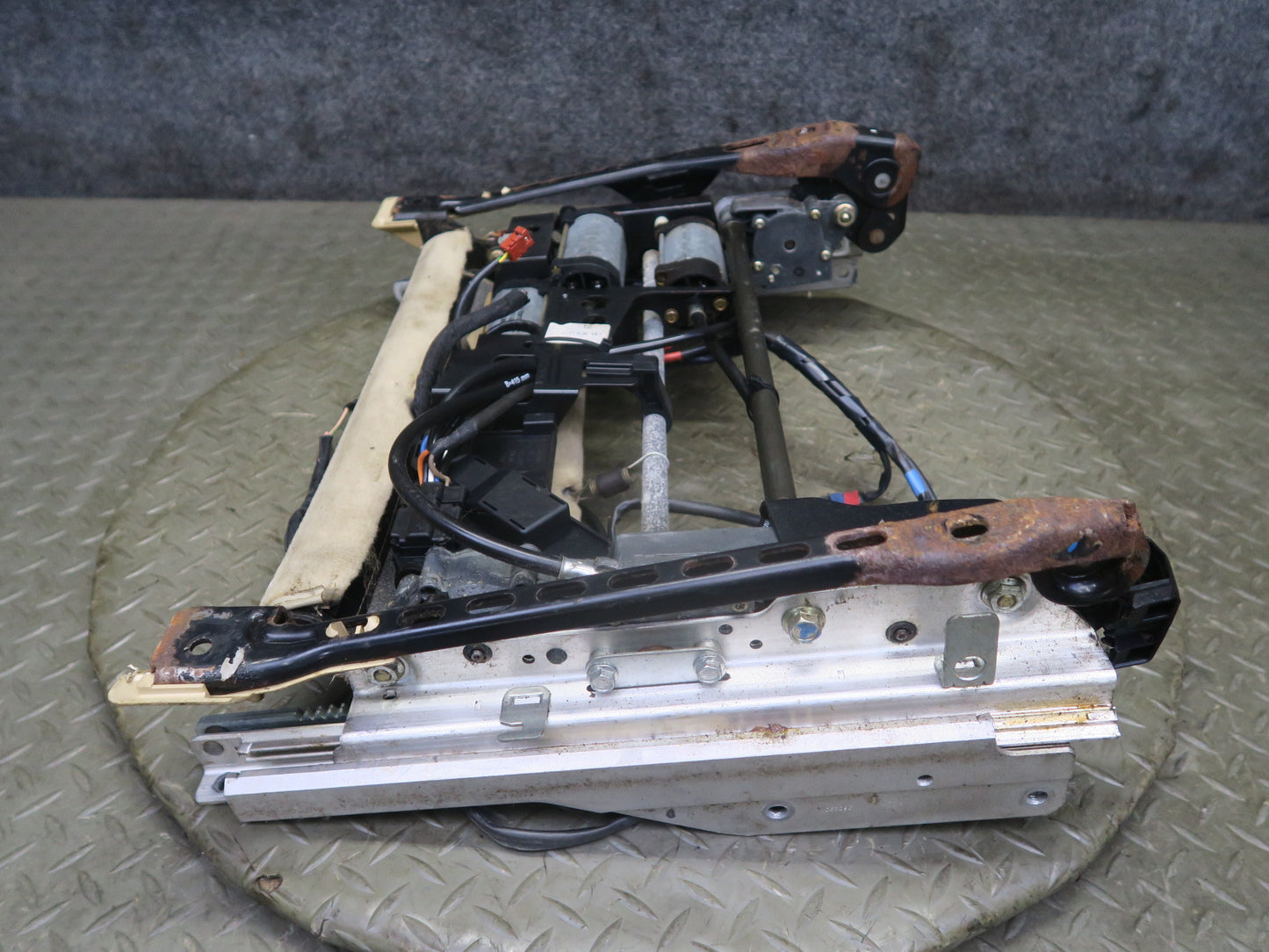 90-93 Mercedes W124 300E Front Right Seat Lower Frame Track Rail w Motors OEM
