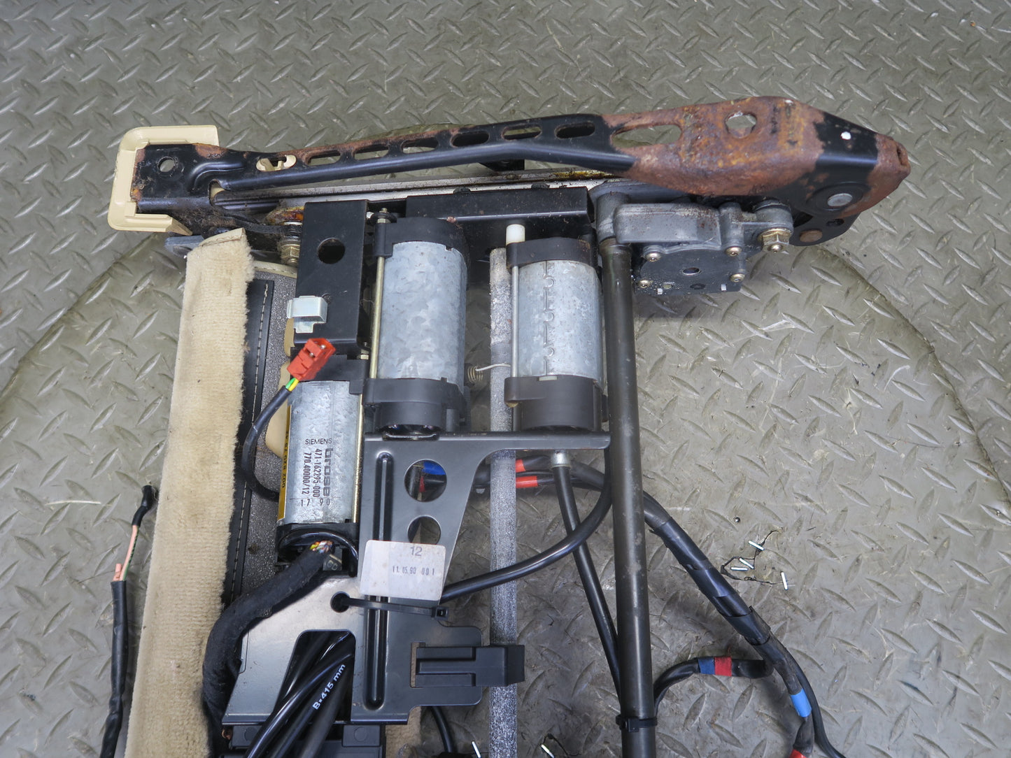 90-93 Mercedes W124 300E Front Right Seat Lower Frame Track Rail w Motors OEM