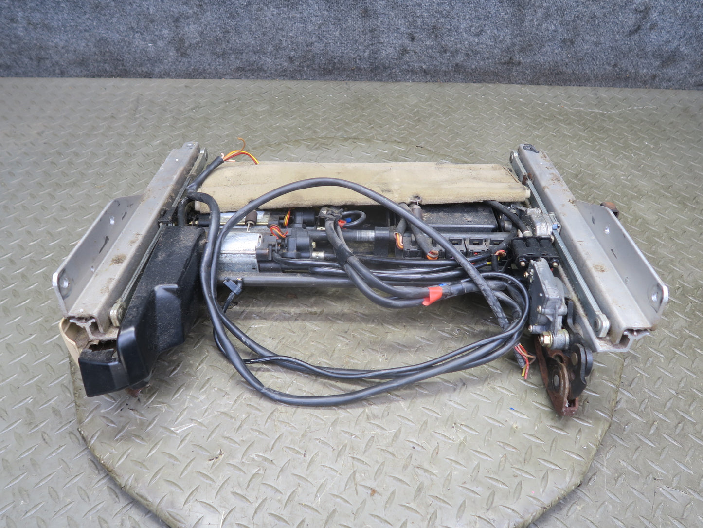 90-93 Mercedes W124 300E Front Left Seat Lower Frame Track Rail w Motors OEM