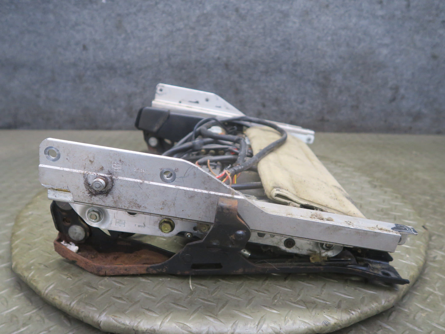 90-93 Mercedes W124 300E Front Left Seat Lower Frame Track Rail w Motors OEM
