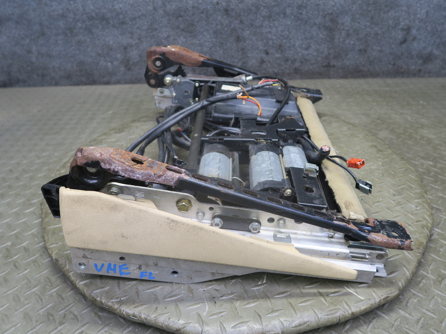 90-93 Mercedes W124 300E Front Left Seat Lower Frame Track Rail w Motors OEM